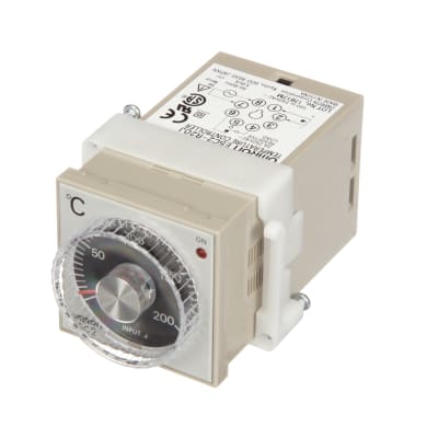 Omron E5C2-R20J Temperature Controller